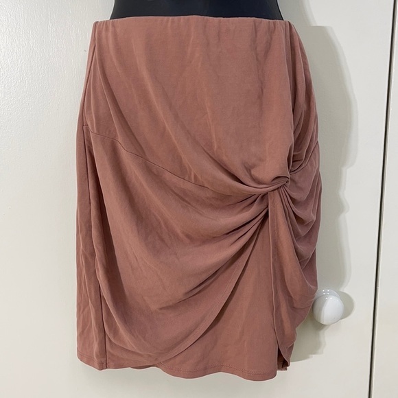 Lovers + Friends Dresses & Skirts - NEW Lovers+Friends Revolve Knot Stretch Mini skirt Neutral Rose Beige S
